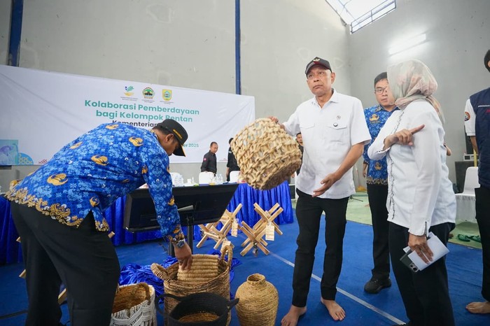 1763380031101-pemerintah-memperkuat-strategi-pengentasan-kemiskinan-melalui-pemberdayaan-berbasis-potensi-lokal-1763376413451