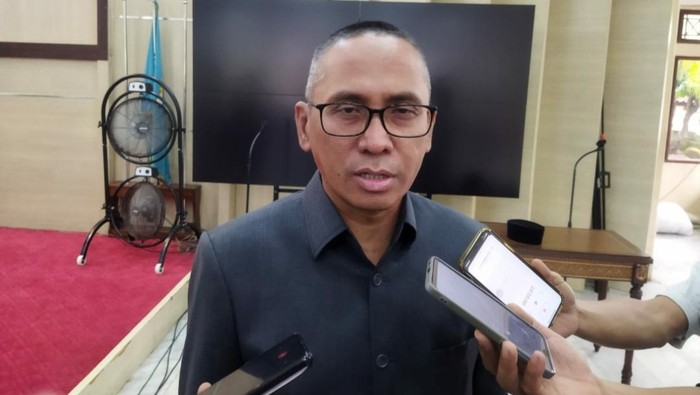 1763380082811-kepala-dinas-pekerjaan-umum-dan-penataan-ruang-dpupr-pandeglang-asep-rahmat-arisdetikcom-1747815552003_169