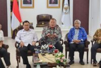 1763401348530-wakil-ketua-dpr-cucun-ahmad-syamsurijal-bertemu-bgn-dan-persagi-untuk-bahas-percepatan-operasional-dapur-mbg-adrialdetikcom-1763390056872_169