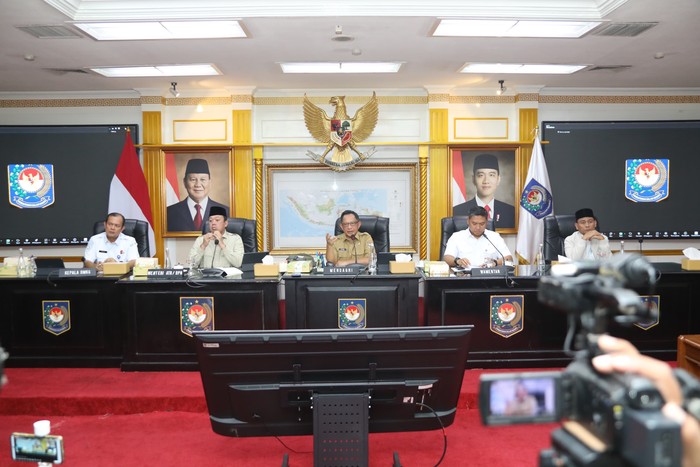 1763485560387-kemendagri-1763475715037