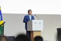 1763507093933-menteri-lingkungan-hidup-hanif-faisol-nurofiq-1763496842975_169