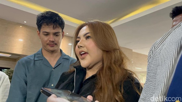 1763528779791-lisa-mariana-memenuhi-panggilan-penyidik-dittipidsiber-bareskrim-polri-terkait-laporan-ridwan-kamil-rumondangdetikcom-1757568373548_169