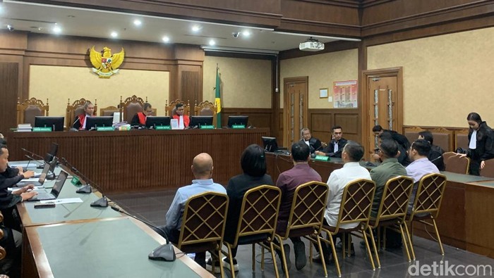 1763550362895-sidang-kasus-dugaan-suap-vonis-lepas-perkara-minyak-goreng-migor-muliadetikcom-1763549249218_169