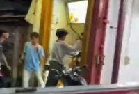 1763615225751-seorang-pria-dibacok-3-orang-di-kawasan-koja-jakarta-utara-polisi-menangkap-ketiga-pelaku-yang-merupakan-pengamen-ondel-ondel--1763613301164_169