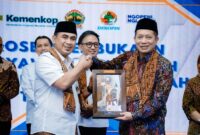 1763744769117-dekopin-menggelar-musyawarah-wilayah-di-jawa-tengah-menteri-koperasi-ferry-juliantono-hingga-wagub-jateng-taj-yasin-hadir-1763742164817_43