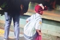 1763982363151-video-siswa-sd-yang-berangkat-sekolah-sendirian-naik-krl-sejak-subuh-dari-tangerang-ke-klender-jakarta-timur-viral-di-medsos-d-1763978682708_169