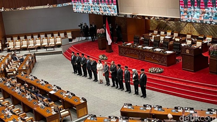 1764047189236-paripurna-dpr-ri-menyetujui-calon-anggota-dewan-energi-nasional-den-dari-pemangku-kepentingan-periode-2026-2030-anggidetikcom-1764045216225_169