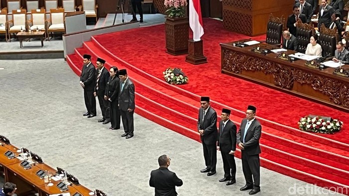 1764047194678-paripurna-dpr-setujui-7-anggota-komisi-yudisial-periode-2025-2030-anggidetikcom-1764042865502_169