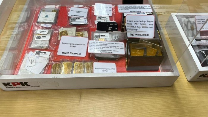 1764176811785-perhiasan-dan-emas-yang-akan-dilelang-kpk-1764142256464_169