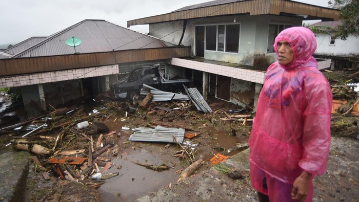 1764392828162-longsor-di-malalak-timur-agam-1764235082021_169