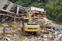 1764457516025-pencarian-korban-banjir-dan-longsor-di-taput-dokpolres-tapanuli-utara-1764342146437_169