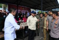 1764565696591-kapolri-jenderal-sigit-mendampingi-presiden-prabowo-di-tapanuli-tengah-sumut-senin-112-1764562072990_169