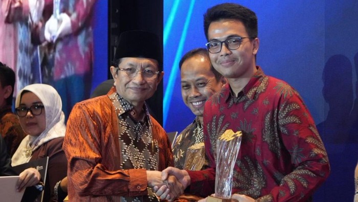 1764608805774-jurnalis-detikcom-raih-humas-kemenag-award-2025-dok-kemenag-1764605920772_169