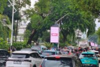 1765019159402-ada-perayaan-natal-tiberias-lalin-sekitar-gbk-jakarta-mulai-padat-1765016153424_169