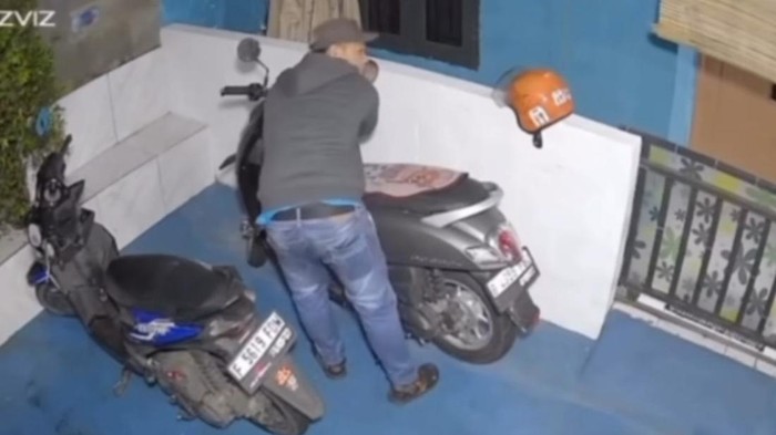 1765170379784-tangkapan-layar-video-viral-maling-motor-di-depok-dok-istimewa-1765169641443_169