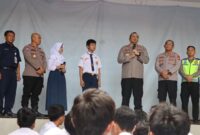 1765191961063-kapolres-pelabuhan-tanjung-priok-akbp-martuasah-tobing-melaksanakan-kunjungan-sambang-kamtibmas-jaga-jakarta-ke-smpn-261-pelab-1765189698241_169