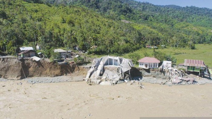 1765235082569-ilustrasi-bpbd-nagan-raya-aceh-mendirikan-tenda-di-kawasan-perbukitan-kecamatan-beutong-ateuh-banggalang-guna-menamping-2510-j-1765088766989_169