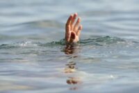 1765235083584-ilustrasi-orang-tenggelam_169