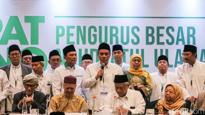 1765299946625-empat-tugas-besar-menanti-kh-zulfa-mustofa-di-pbnu-1765299504047_169