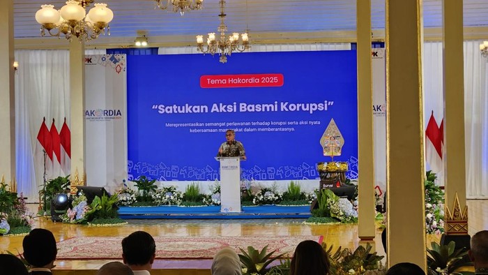 1765299947773-ketua-kpk-setyo-budiyanto-di-hakordia-2025-adrialdetikcom-1765298642228_169