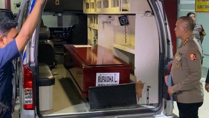 1765299948866-dua-jenazah-korban-kebakaran-gedung-terra-drone-di-kemayoran-yang-sudah-teridentifikasi-dipulangkan-ke-pihak-keluarga-malam-in-1765297805587_169