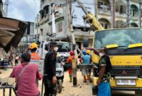 1765321484208-personel-brimob-polda-aceh-dikerahkan-untuk-mengawal-penormalan-listrik-pascabanjir-di-aceh-tamiang-dokistimewa-1765317185508_169