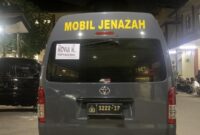 1765321487196-jenazah-ibu-hamil-yang-tewas-dalam-kebakaran-gedung-terra-drone-diserahkan-kepada-keluarga-mulia-budidetikcom-1765303273390_169