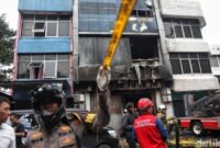 1765429638478-potret-terkini-pascakebakaran-di-cempaka-putih-21-orang-tewas-1765280143458_169