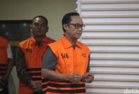 1765451168205-potret-bupati-lampung-tengah-ditahan-kpk-1765442076694_169