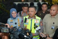 1765451169902-kakorlantas-irjen-agus-suryonugroho-meninjau-jalur-puncak-bogor-untuk-memastikan-kesiapan-operasi-lilin-2025-dalam-rangka-nata-1765440413350_169