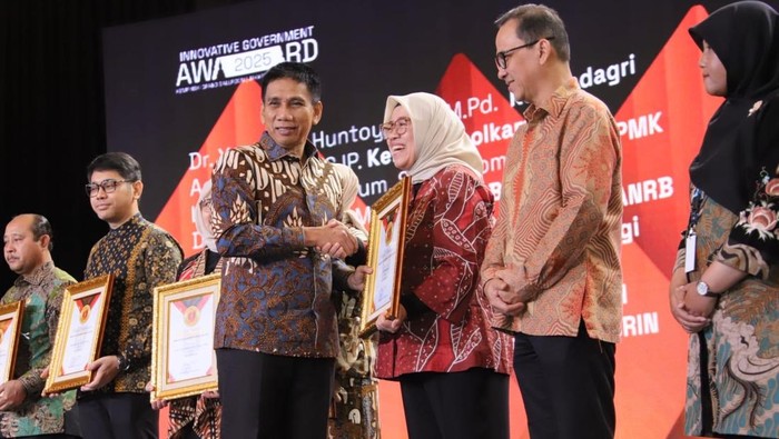 1765472771544-kemendagri-1765463990907_169