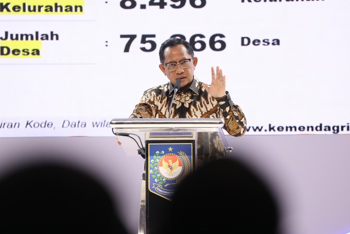 1765537586906-menteri-dalam-negeri-mendagri-muhammad-tito-karnavian-1765535406845