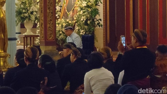 1765602356759-paku-buwono-xiv-purbaya-1765467005919_169