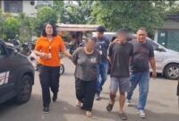 1765623916983-viral-pasutri-di-jakbar-gasak-uang-pedagang-dengan-modus-borong-bakso-1765620537023_169