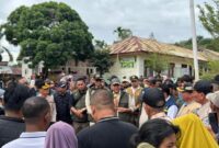 1765623918587-ketua-mpr-ahmad-muzani-memberikan-bantuan-untuk-korban-bencana-di-aceh-utara-1765618740378_169