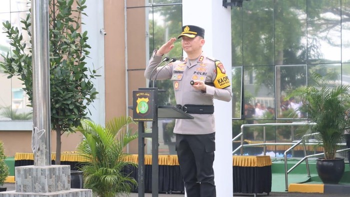 1765645552496-polres-tangsel-menajak-komunitas-ojol-dan-ormas-memperkuat-sinergi-jaga-kamtibmas-1765638509604_169