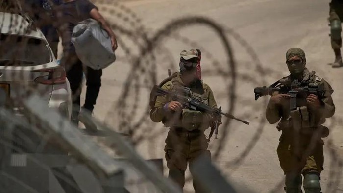 1765667103915-tentara-israel-berjaga-di-area-dataran-tinggi-golan-yang-terletak-di-perbatasan-suriah-1764320846695_169