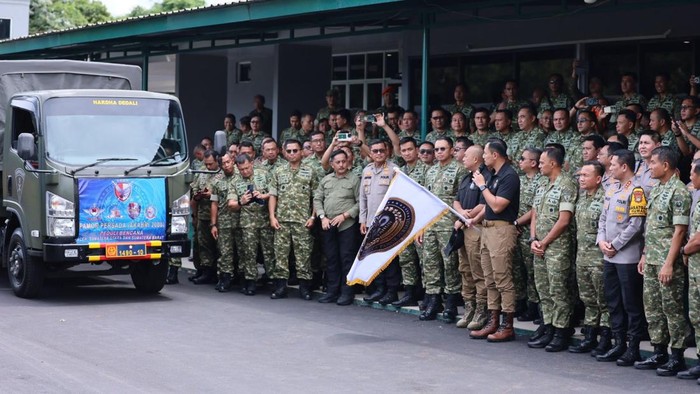 1765710369878-pamor-persada-gelar-bakti-sosial-dok-ist-1765707556706_169