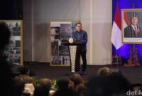 1765731968919-fadli-zon-luncurkan-buku-sejarah-indonesia-1765707986413_169