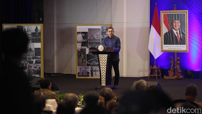 1765731968919-fadli-zon-luncurkan-buku-sejarah-indonesia-1765707986413_169