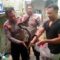 1765775225729-warga-tambun-selatan-bekasi-ketakutan-karena-ada-ular-yang-masuk-ke-rumah-warga-melapor-ke-call-center-polri-110-dan-polisi-da-1765773625115