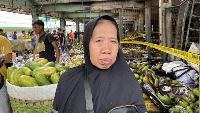 1765775226765-ratusan-kios-di-pasar-induk-kramat-jati-jakarta-timur-kebakaran-1765773585068_169