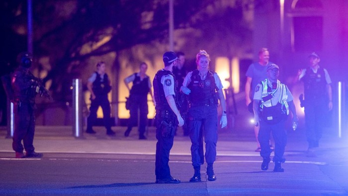 1765796767566-penembakan-di-pantai-bondi-gegerkan-warga-sydney-1765712223777_169