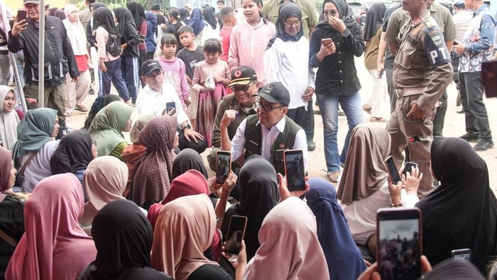 1765839880754-menko-pmk-pratikno-1765825091941_169