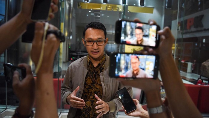 1765904778778-kpk-umumkan-ott-bupati-ponorogo-sugiri-sancoko-1762521096182_169