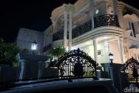 1765904779570-seorang-anak-berusia-9-tahun-tewas-bersimbah-darah-di-rumahnya-di-cilegon-banten-m-iqbaldetikcom-1765898197652_169