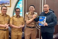 1765904782440-wakil-ketua-komisi-vi-dpr-ri-andre-rosiade-mengawal-pemkab-pesisir-selatan-pessel-mengusulkan-rp-7336-miliar-untuk-percepatan--1765896364097_169