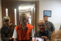 1765926294928-komisaris-utama-pt-petro-energy-dan-penerima-manfaat-pt-petro-energy-jimmy-marsin-divonis-8-tahun-penjara-muliadetikcom-1765906691288_169