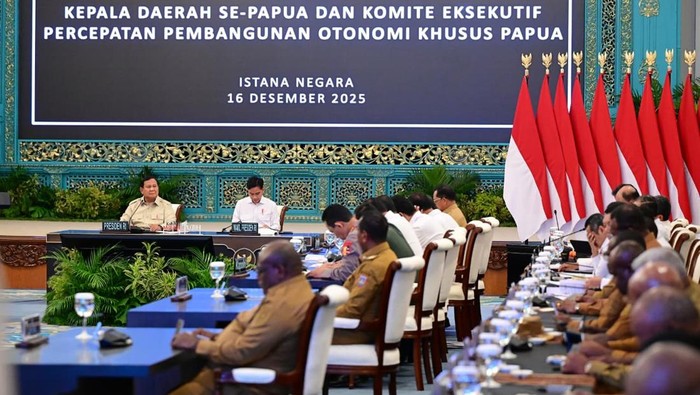 1765926295835-presiden-prabowo-subianto-buka-diskusi-dan-menyerap-aspirasi-kepala-daerah-se-papua-di-istana-negara-jakarta-foto-muchlis-jr-b-1765906069973_169