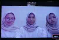 1765948005275-trio-mahasiswa-penggugat-uu-llaj-dok-mk-1765946186378_169